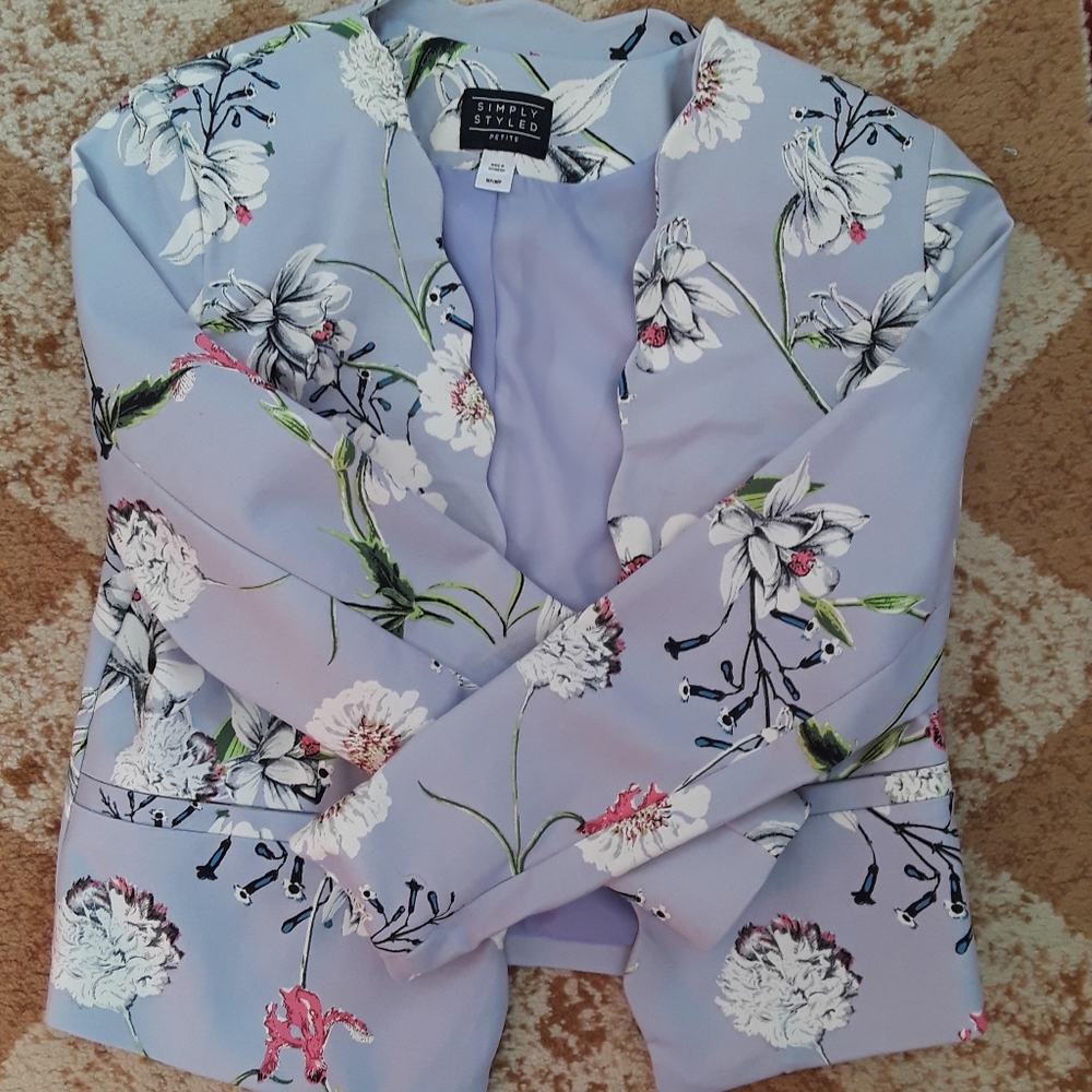 Simply Styled Floral Blazer